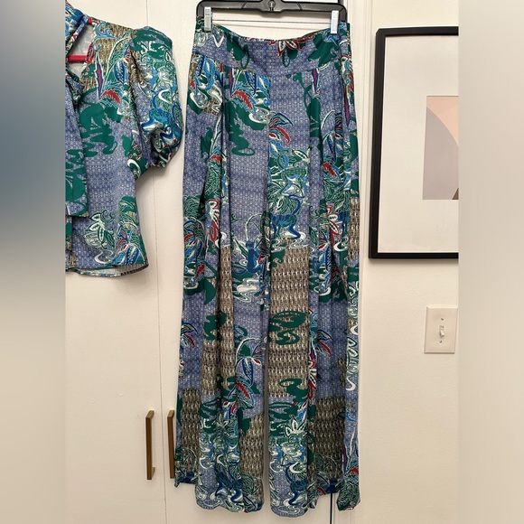 2 Piece Pleated Pants and Button Down Shirt with Tie - Picture 5 of 10